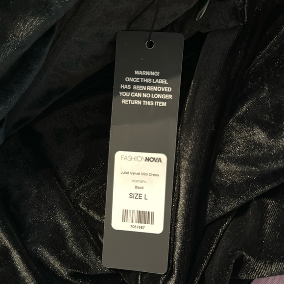 Fashion Nova black velvet corset mini dress. Cross strap. Size large. - Picture 3 of 3